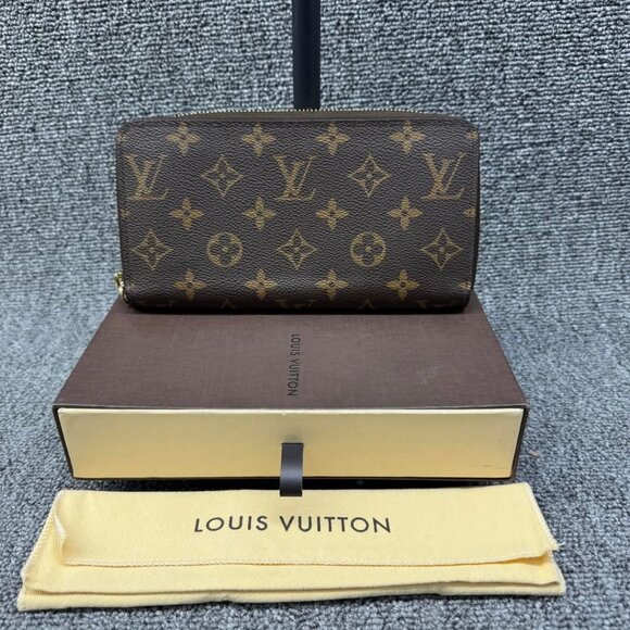 LOUIS VUITTON Zippy Brown Monogram Canvas Wallet 388-031225 - Picture 2 of 9